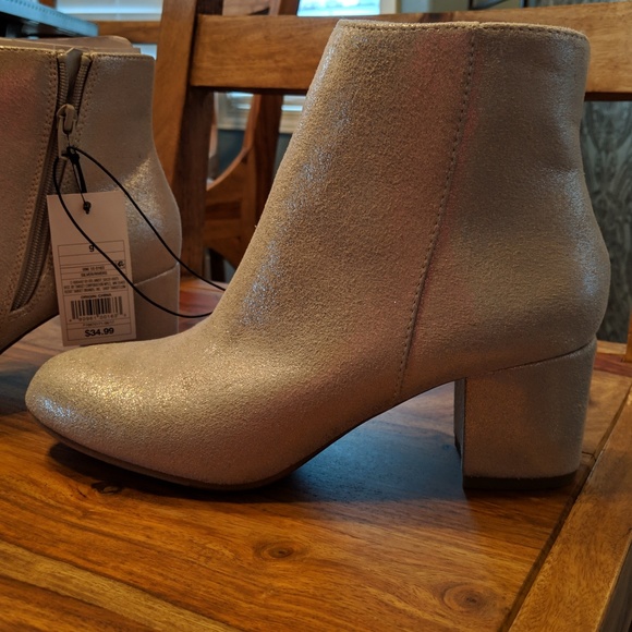 a new day Shoes - [NWT] A New Day Size 9 Silver Booties